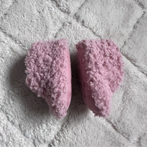 Ugg | shell curly faux fur Barbie Pink Baby Bixbee | Size 0/1 - Picture 4 of 7